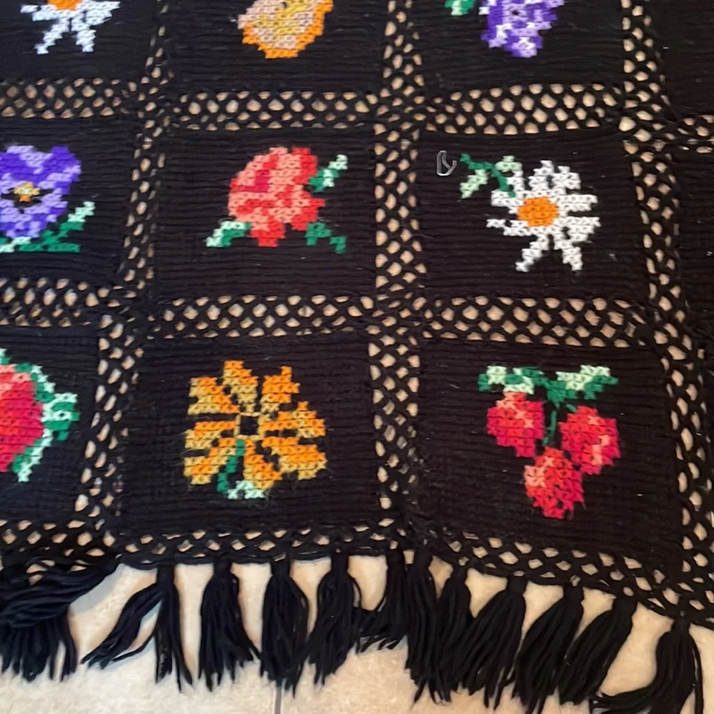 Vintage Granny crotchet blanket - Picture 3 of 3
